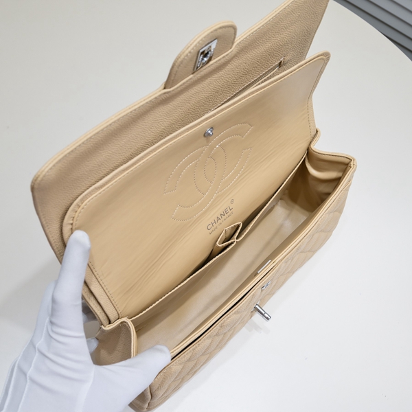 シャネルバッグ着用イメージ